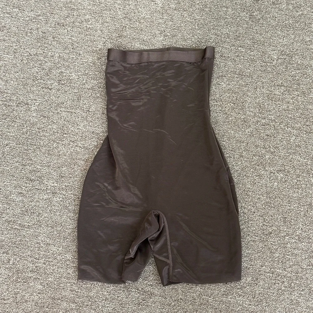 SKIMS Simply Bare Mid Thigh Short Espresso Brown Shapewear SH-HWS-0531 XXS NWT